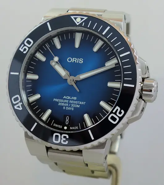Oris Aquis Date