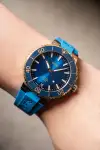 Oris Aquis Date (2025) - Ref. 01 400 7769 6355-07 4 22 75FC | Watch Scout thumbnail 11