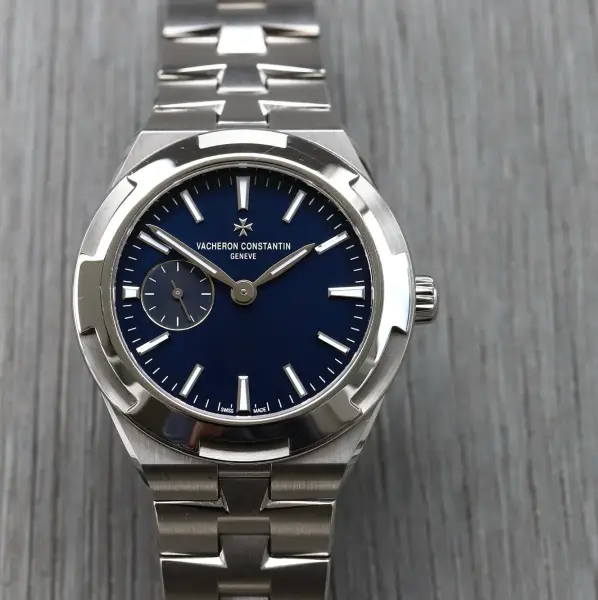 Vacheron Constantin Overseas Mid-Size Ref. 2300V/100A-B170