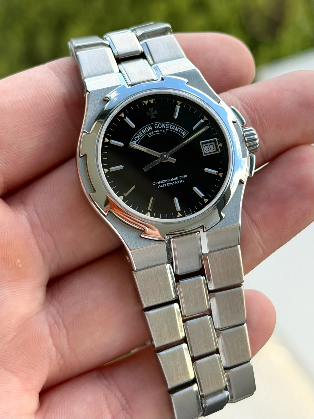 Vacheron Constantin Overseas 42042 Price in Australia | $20k - image 2