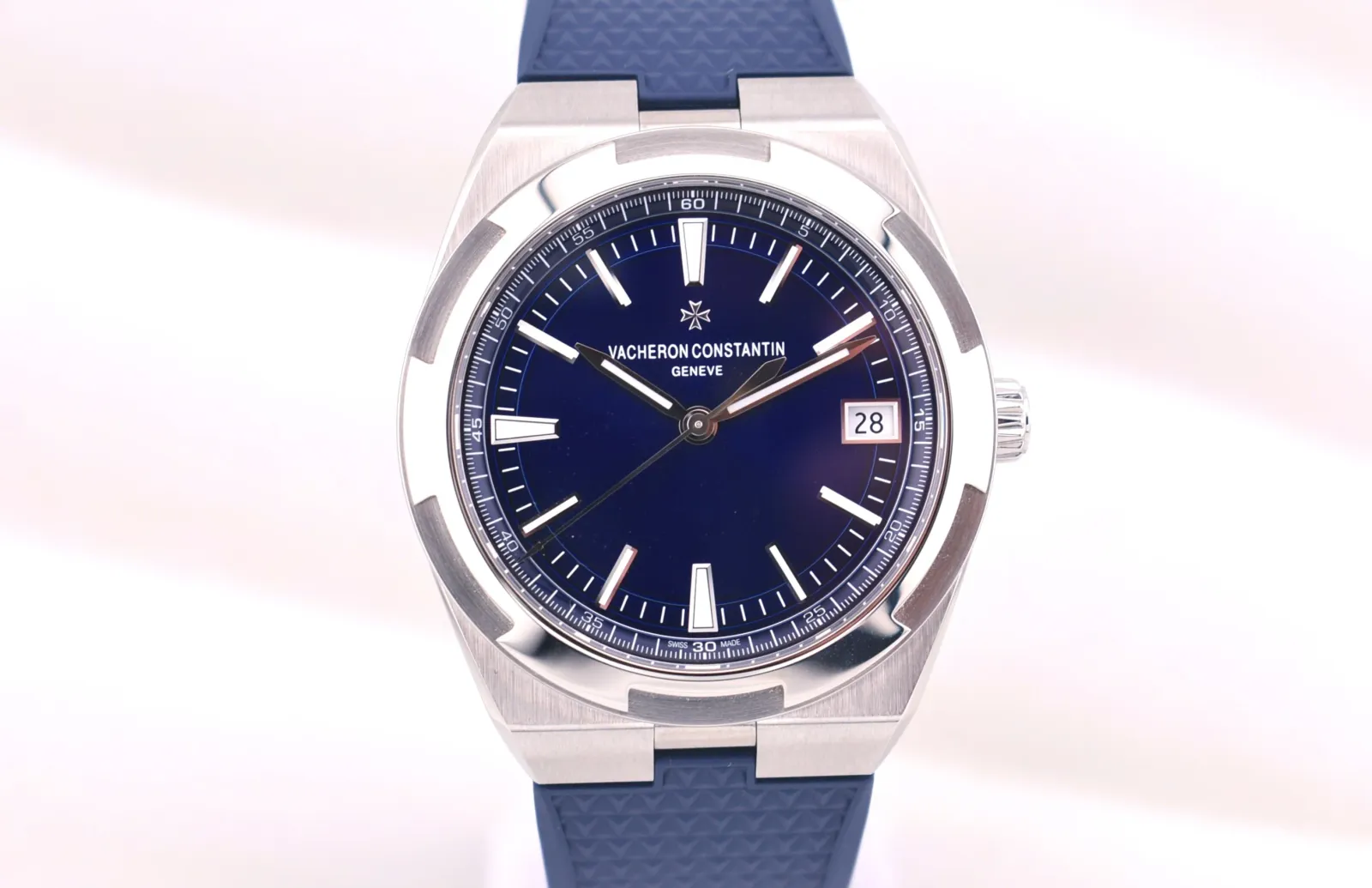 Vacheron Constantin Overseas 4500V/110A-B128, photo 2 of 10