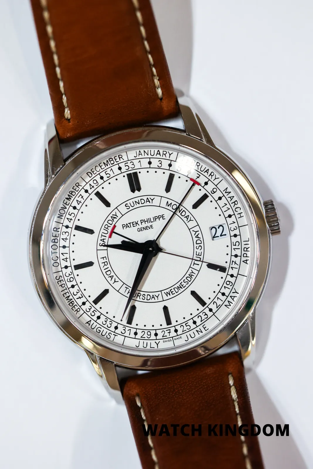 Patek Philippe Calatrava Weekly Calendar 5212A-001, photo 2 of 6