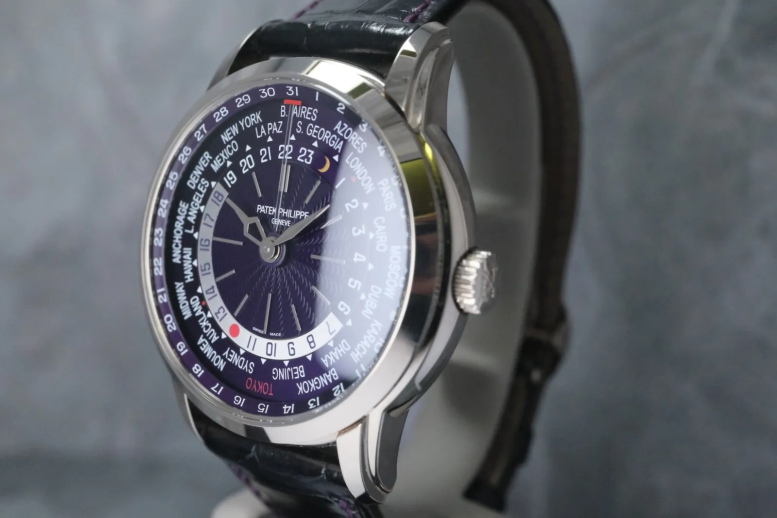 Patek Philippe World Time Date Tokyo Limited Edition 5330G-010, photo 2 of 16