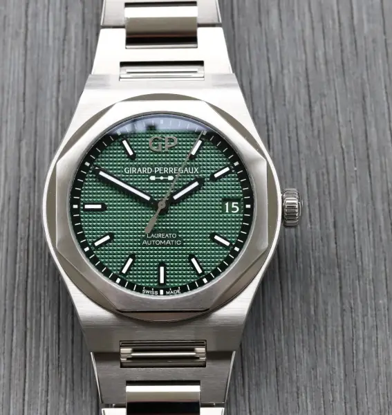 Girard Perregaux Laureato