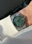 Girard Perregaux Laureato (2025) - Ref. 81010-11-3153-1CM | Watch Scout thumbnail 9