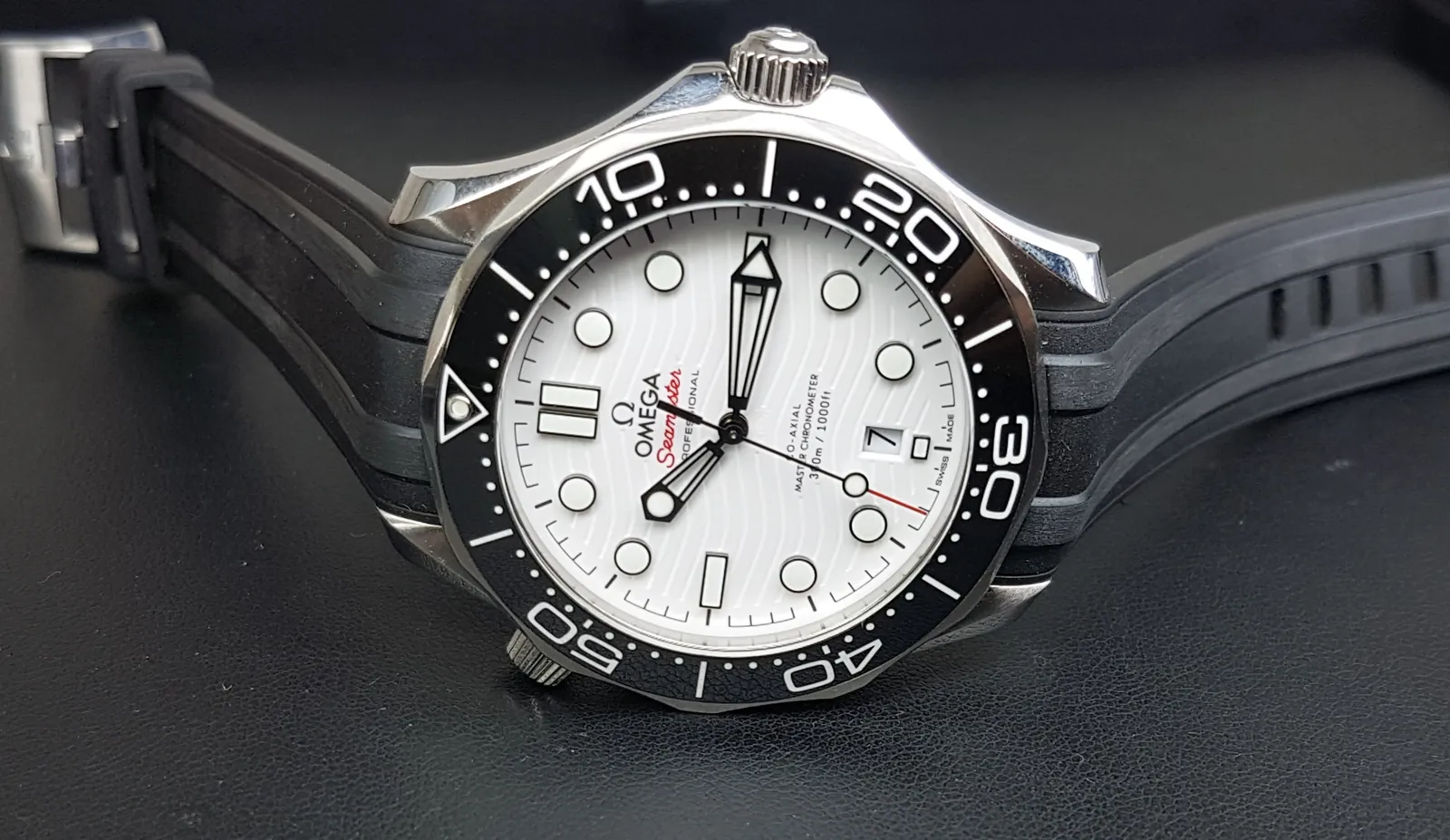Omega Seamaster Diver 300M (2020) - Ref. 210.32.42.20.04.001 | Watch Scout - image 2
