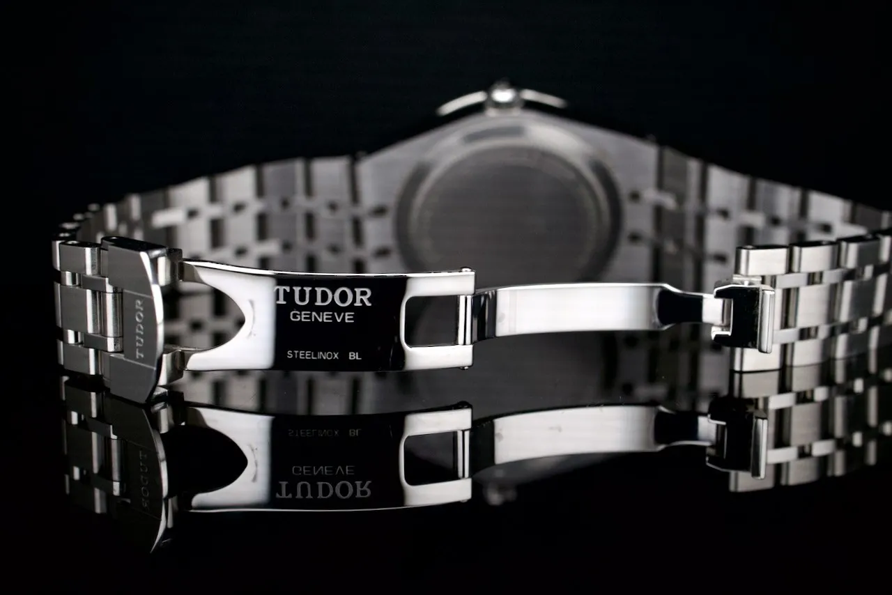 Tudor Royal 28400, photo 9 of 9