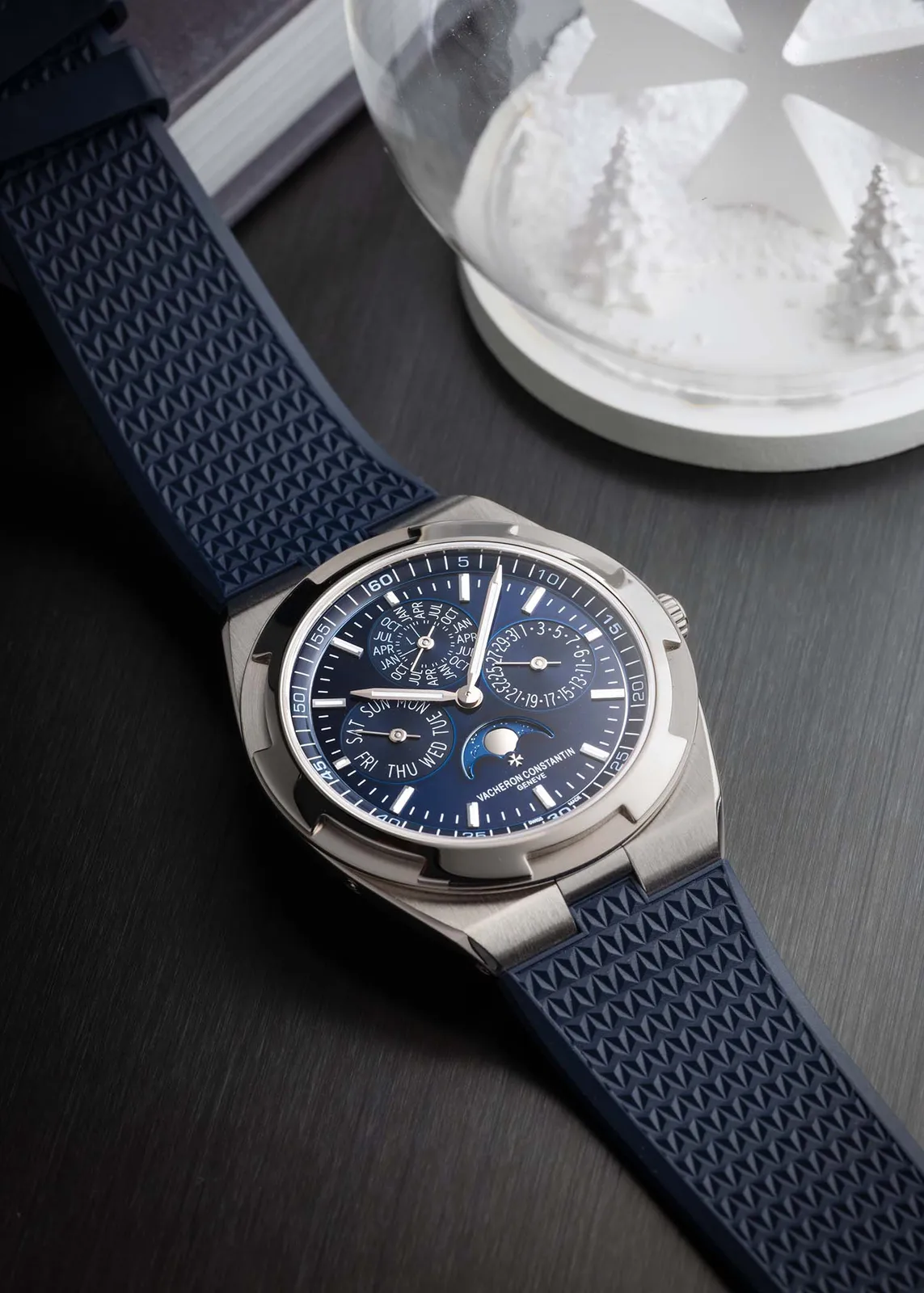 Vacheron Constantin Overseas Ultra-Thin Perpetual Calendar 4300V/120G-B945 Price in Australia | $130k - image 2