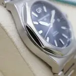 Girard Perregaux Laureato 42mm (2025) - Ref. 81010-11-431-11A | Watch Scout thumbnail 5