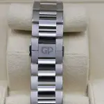 Girard Perregaux Laureato 42mm (2025) - Ref. 81010-11-431-11A | Watch Scout thumbnail 10