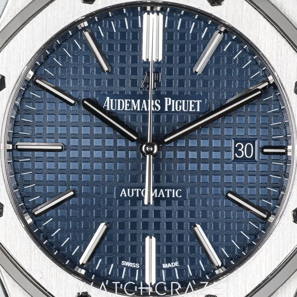 Audemars Piguet Royal Oak (2015) - Ref. 15400ST.OO.1220ST.01 | Watch Scout - image 2