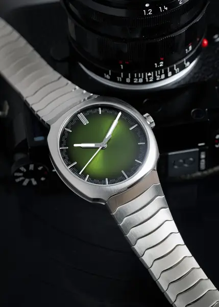 H.Moser & Cie. Streamliner Centre Seconds Matrix Green Fumé