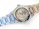 Girard Perregaux Laureato 42mm (2023) | Watch Scout thumbnail 4