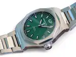 Girard Perregaux Laureato 42mm (2023) | Watch Scout thumbnail 7