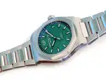 Girard Perregaux Laureato 42mm (2023) | Watch Scout thumbnail 10
