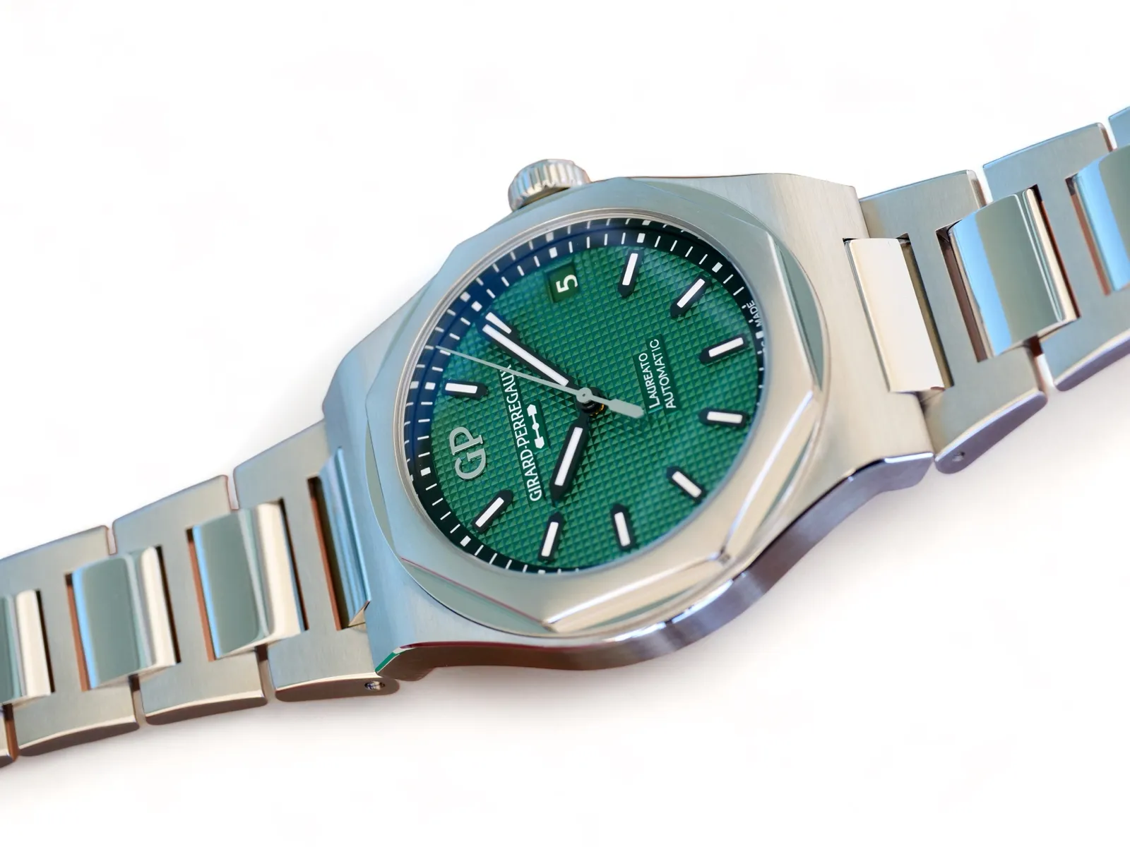 Girard Perregaux Laureato 42mm, photo 10 of 10