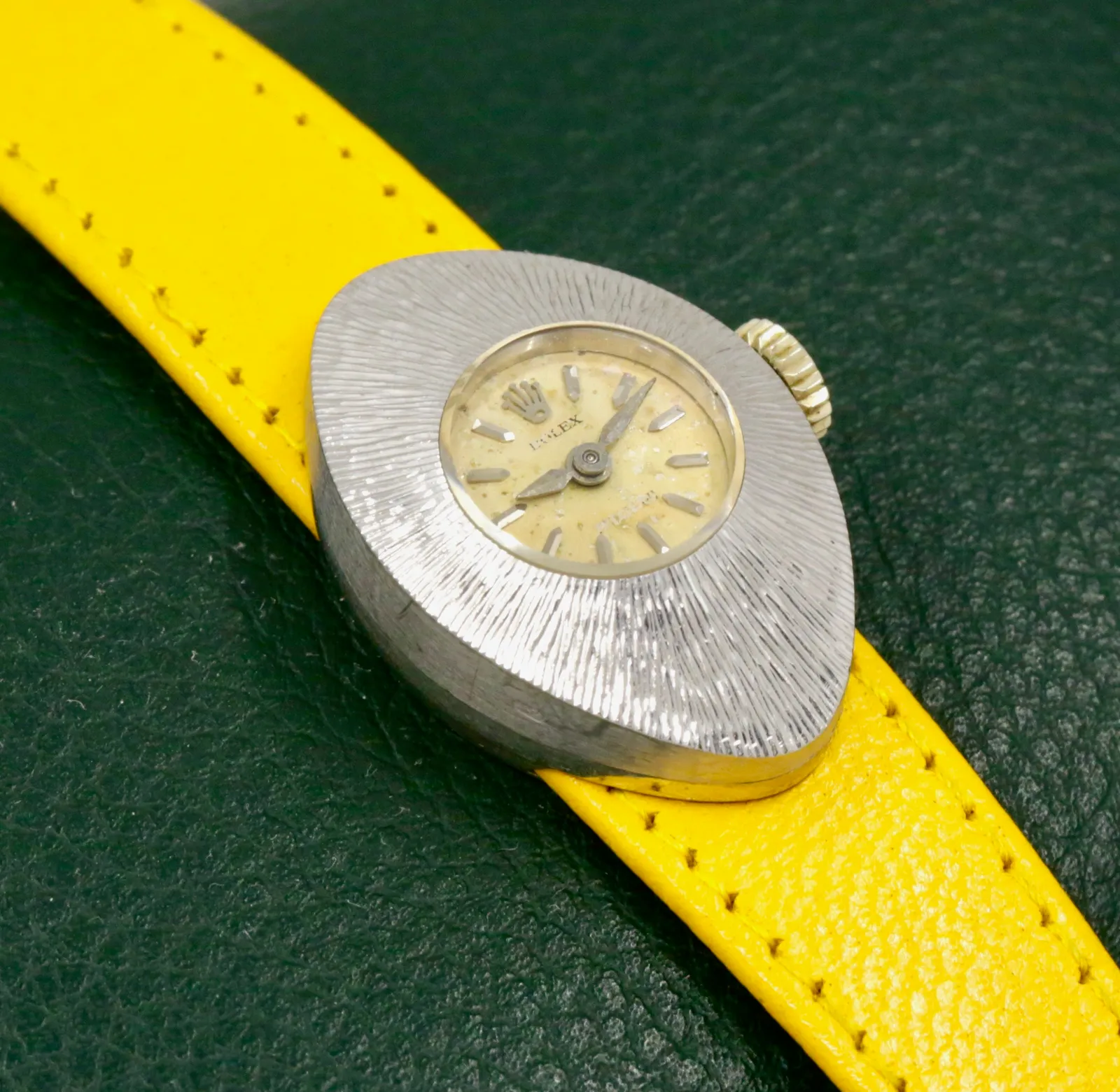 Rolex Precision "Chameleon" (1965) - Ref. 2001 | Watch Scout - image 2