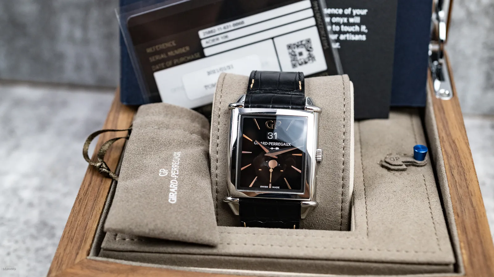 Girard Perregaux Vintage 1945 Infinity Edition (2021) - Ref. 25882-11-631-BB6B | Watch Scout - image 2