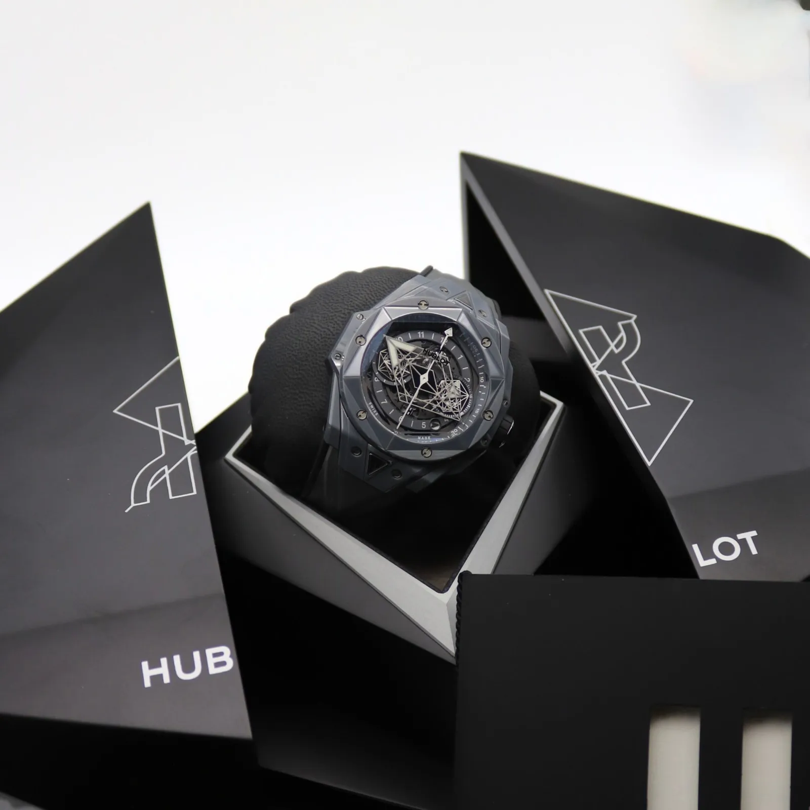 Hublot Big Bang Sang Bleu II Chronograph 418.FX.8007.RX.MXM21, photo 5 of 5