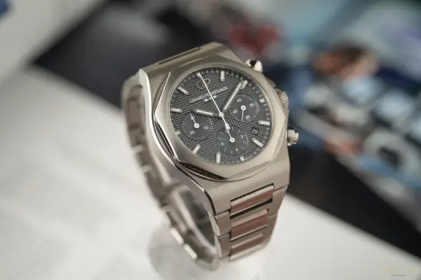 Girard Perregaux Laureato Chronograph Ti49