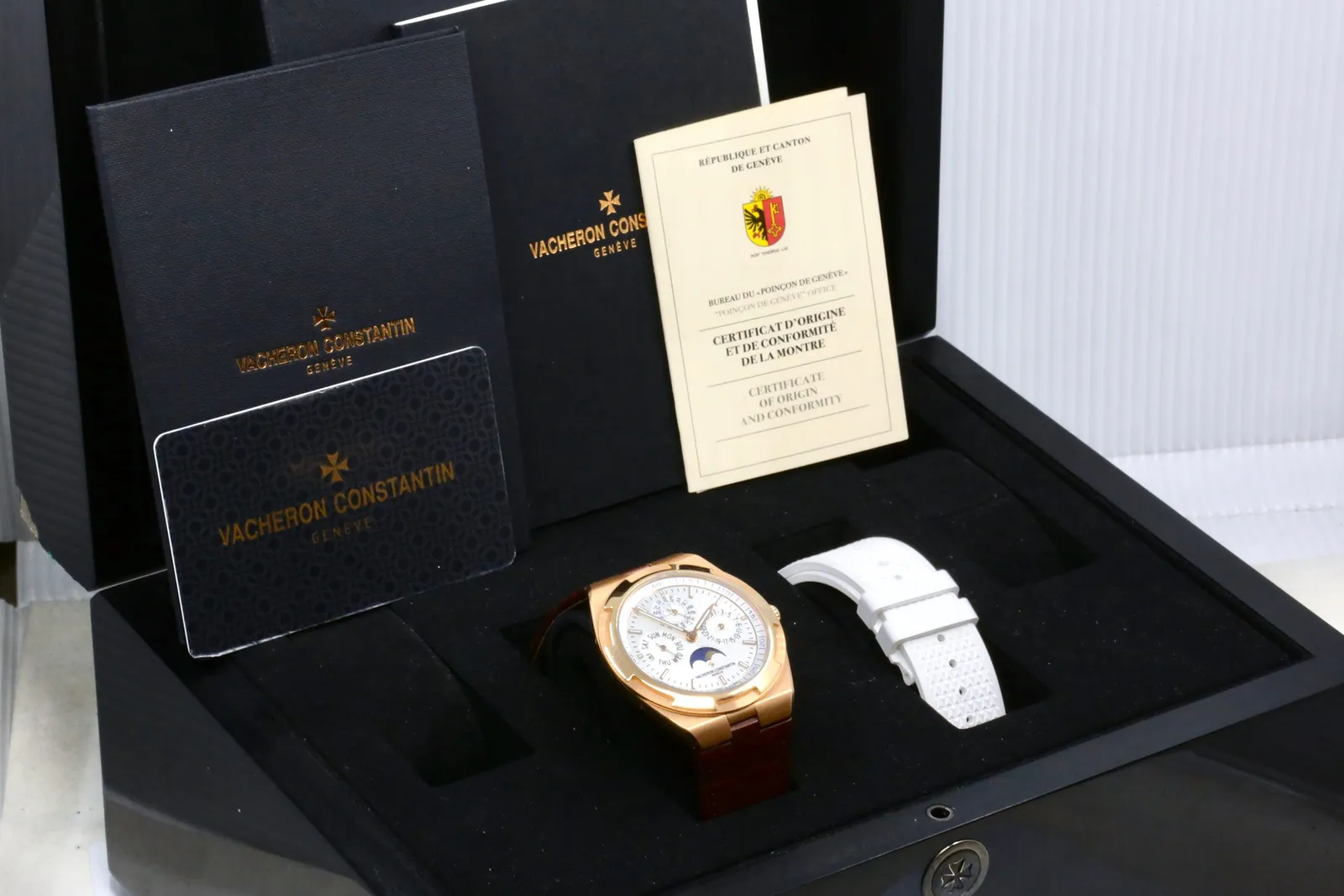 Vacheron Constantin Overseas Perpetual Calendar Ultra-Thin 4300V/120R-B064, photo 8 of 8