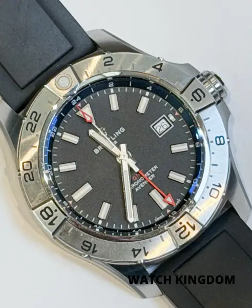 Breitling Avenger Automatic GMT 44 Ref. A32320