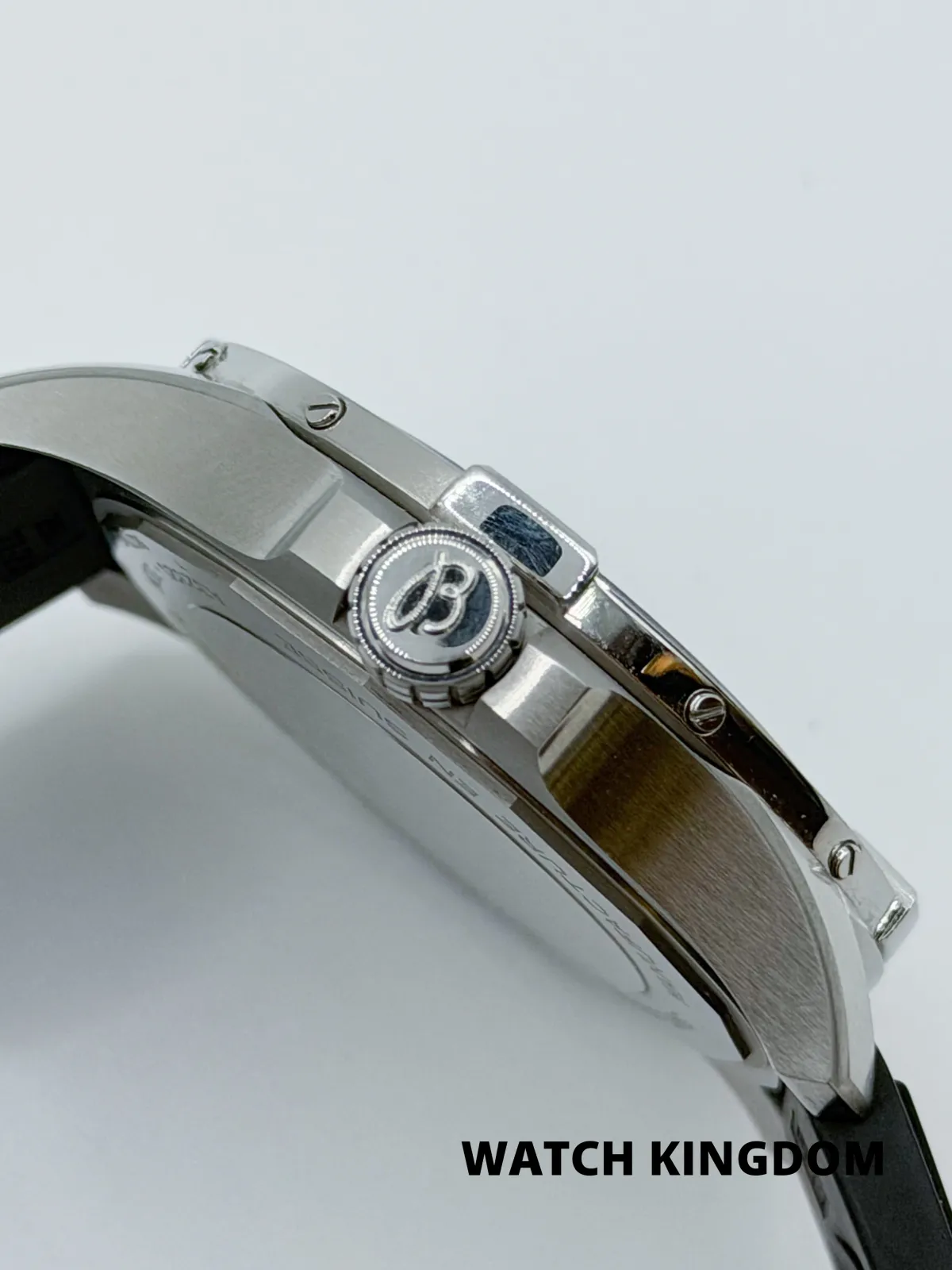 Breitling Avenger Automatic GMT 44 A32320 Price in Australia | $8k - image 2