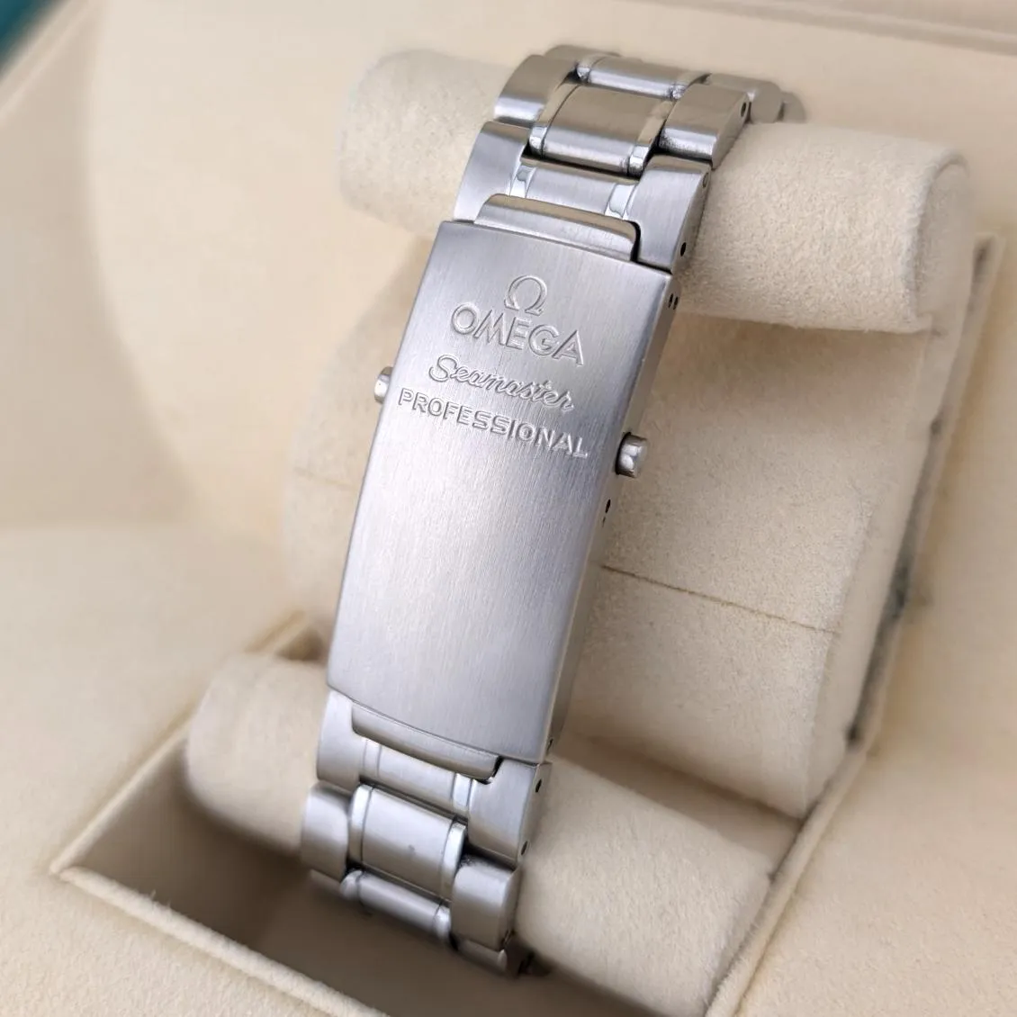 Omega Seamaster Diver 300M Peter Blake 2254.50.00 Price in Australia | $6.5k - image 6