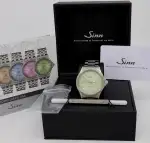 Sinn 556 Sage Green (2025) - Ref. 556.0123 | Watch Scout thumbnail 7