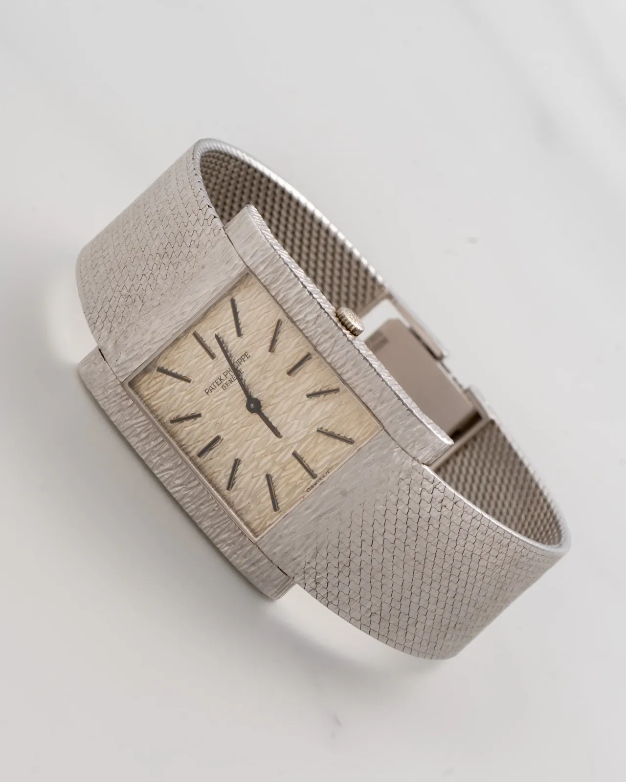 Patek Philippe Gondolo (1970s) - Ref. 3553/1 | Watch Scout - image 2