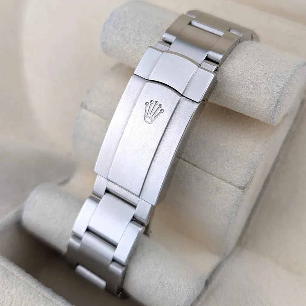 Rolex Oyster Perpetual 126000, photo 6 of 6