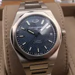Girard Perregaux Laureato 42mm 81010-11-431-11A Price in Australia | $10k thumbnail 4