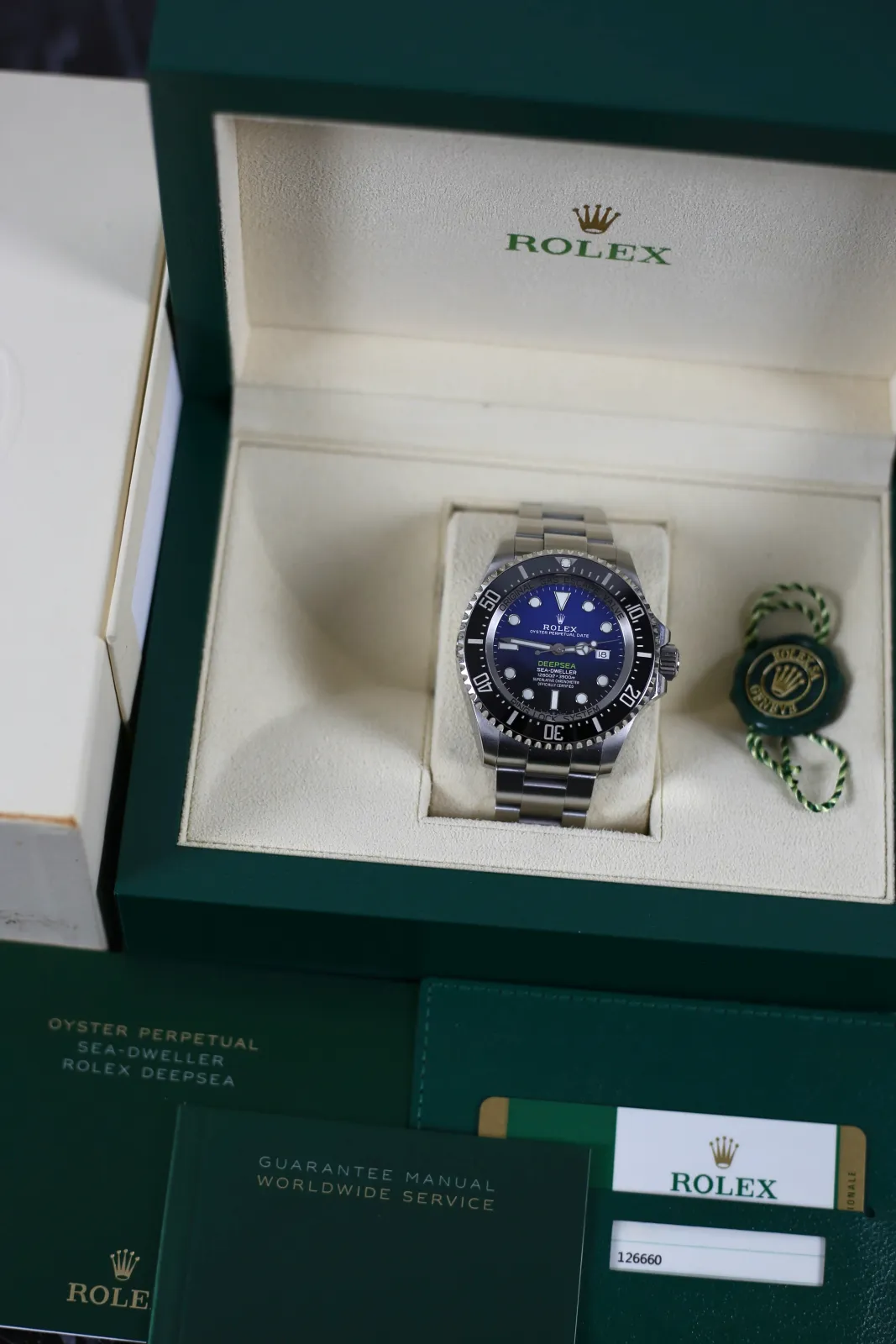 Rolex Sea-Dweller (2018) - Ref. 126660 | Watch Scout - image 2