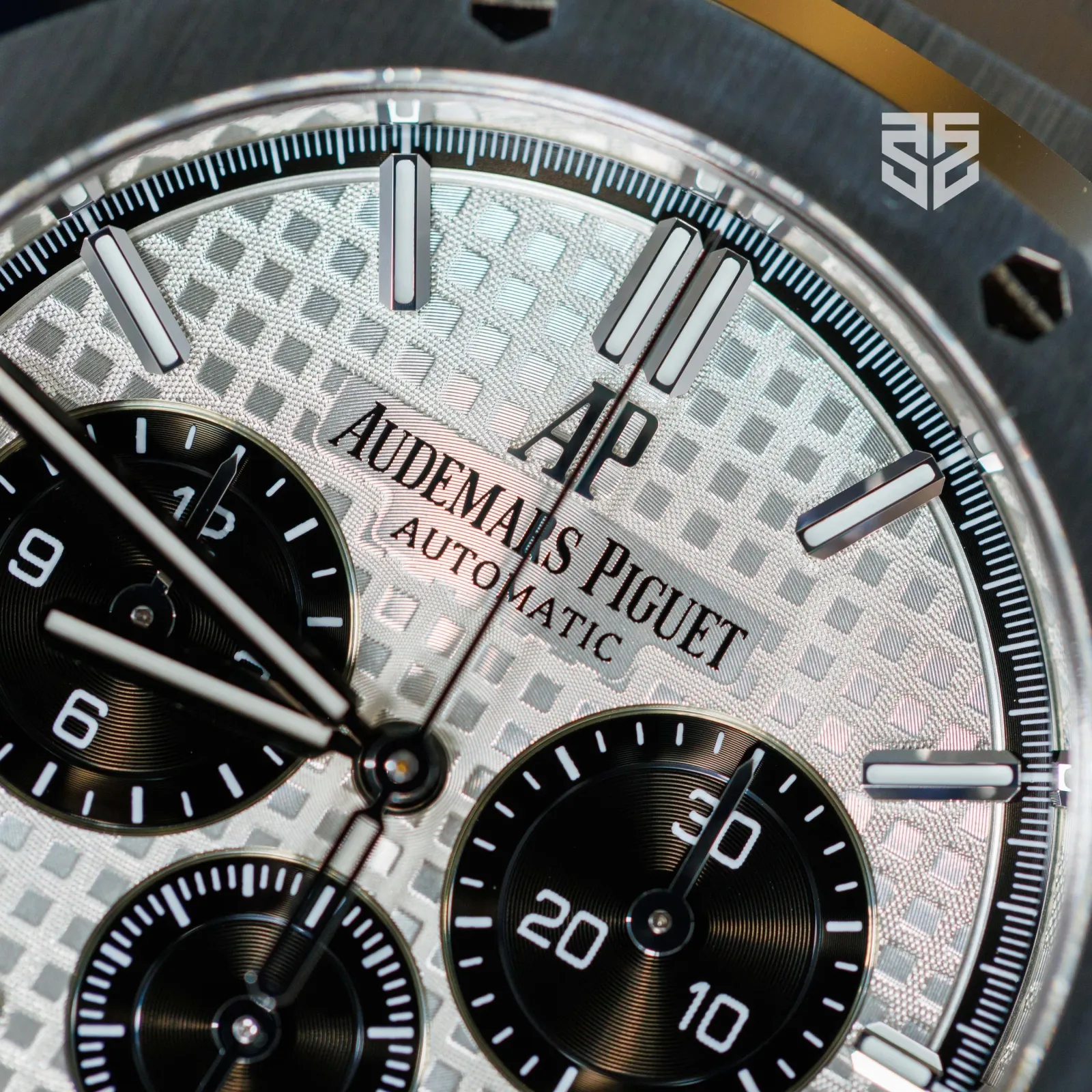 Audemars Piguet Royal Oak (2021) - Ref. 26331ST | Watch Scout - image 2