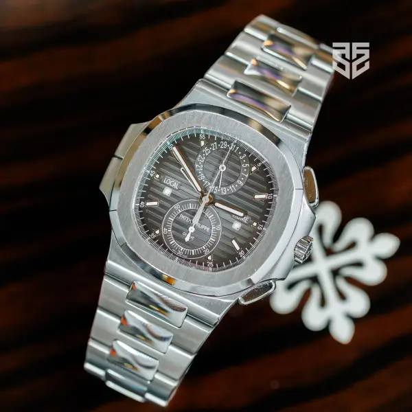 Patek Philippe Nautilus Ref. 5990/1A-001