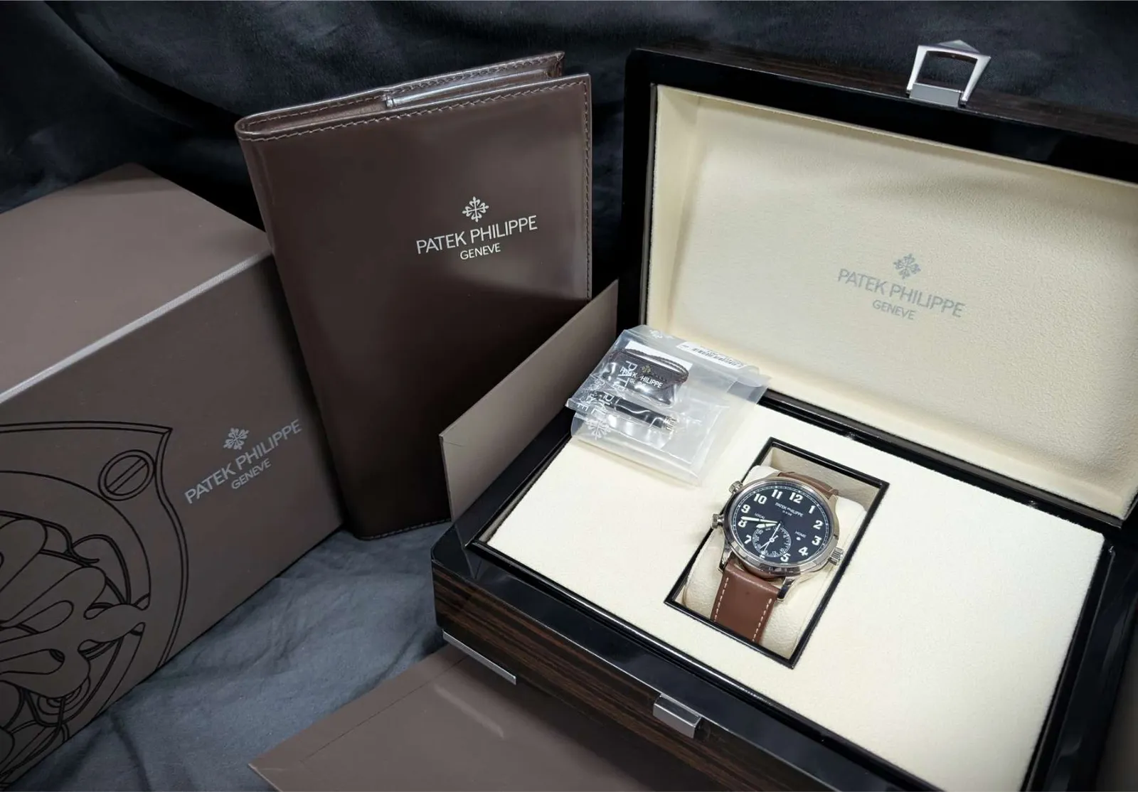 Patek Philippe Calatrava Pilot Travel Time 5524G-001 Price in Australia | $49k - image 2