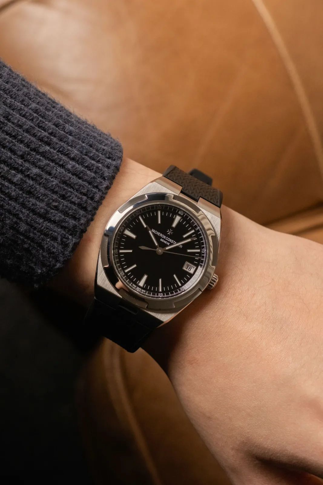 Vacheron Constantin Overseas 4500V/110A-B483 Price in Australia | $33k - image 2