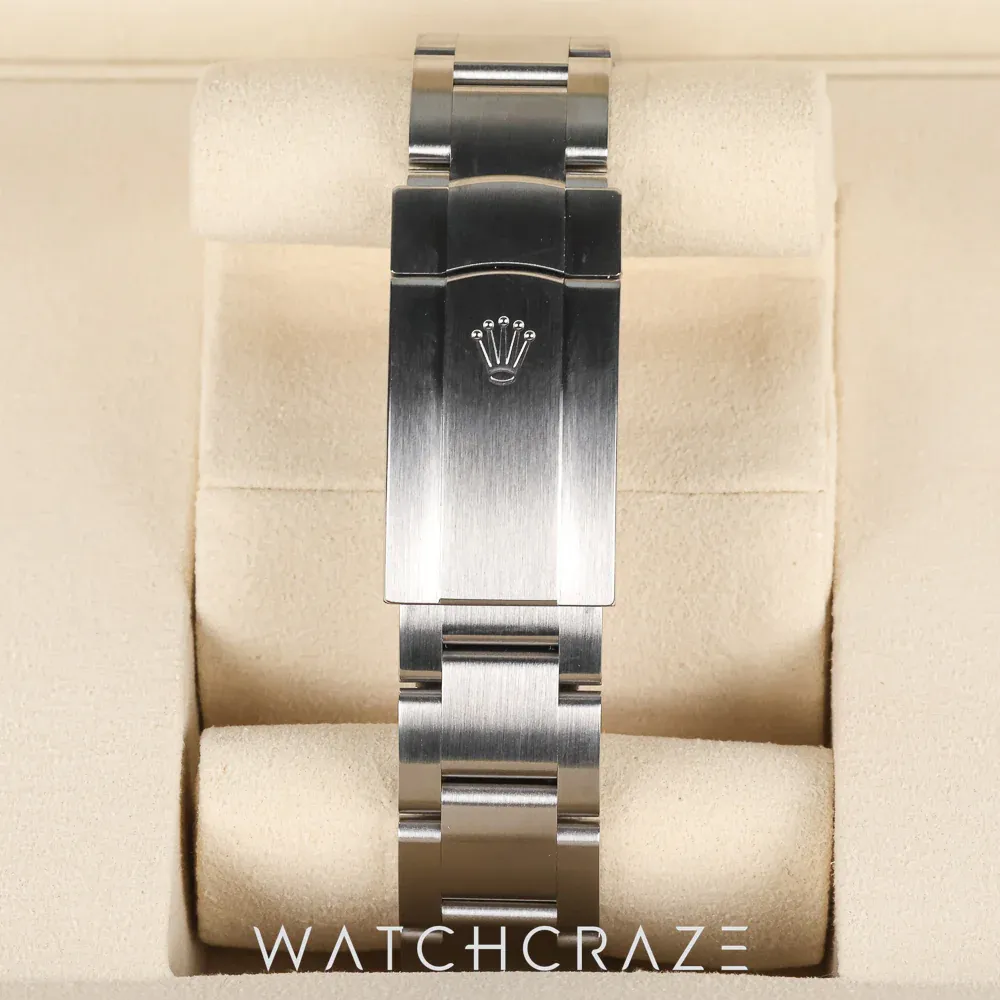 Rolex Oyster Perpetual 126000, photo 9 of 9