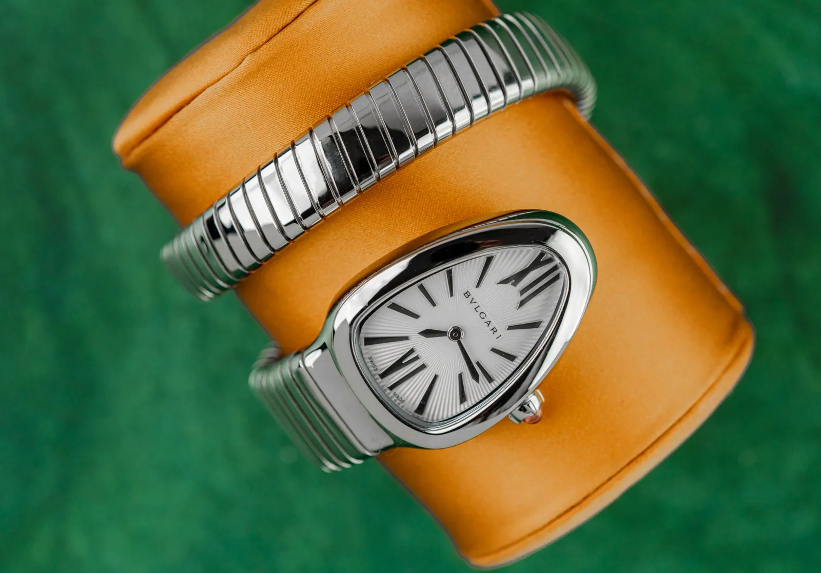 Bulgari Serpenti Tubogas (2025) - Ref. 101828 | Watch Scout - image 2