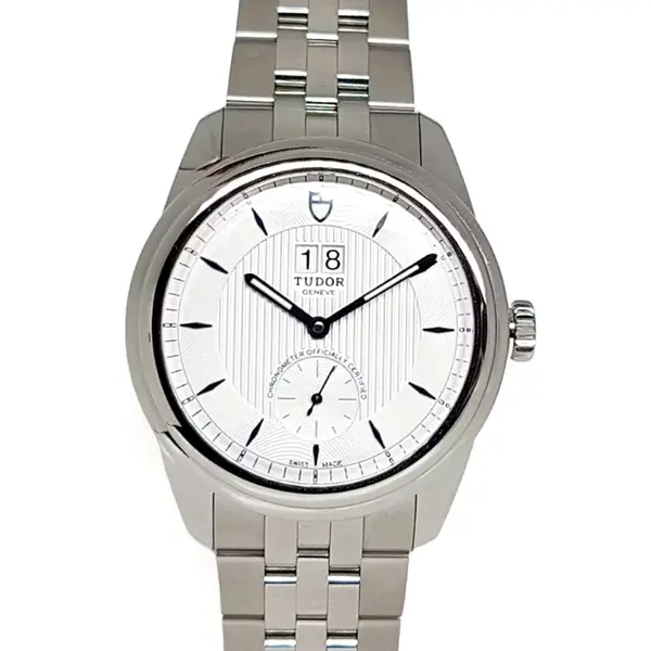 Tudor Glamour Double Date