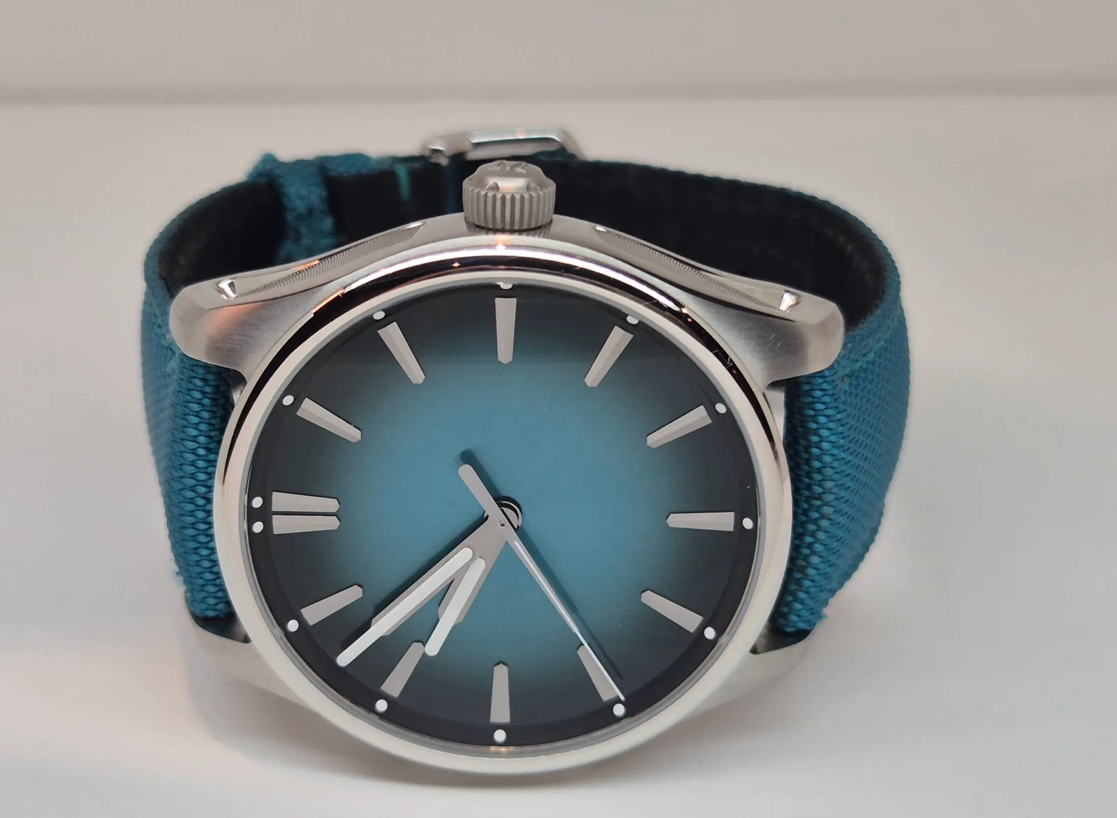H.Moser & Cie. Pioneer Centre Seconds 3200-1214 Price in Australia | $15k - image 5