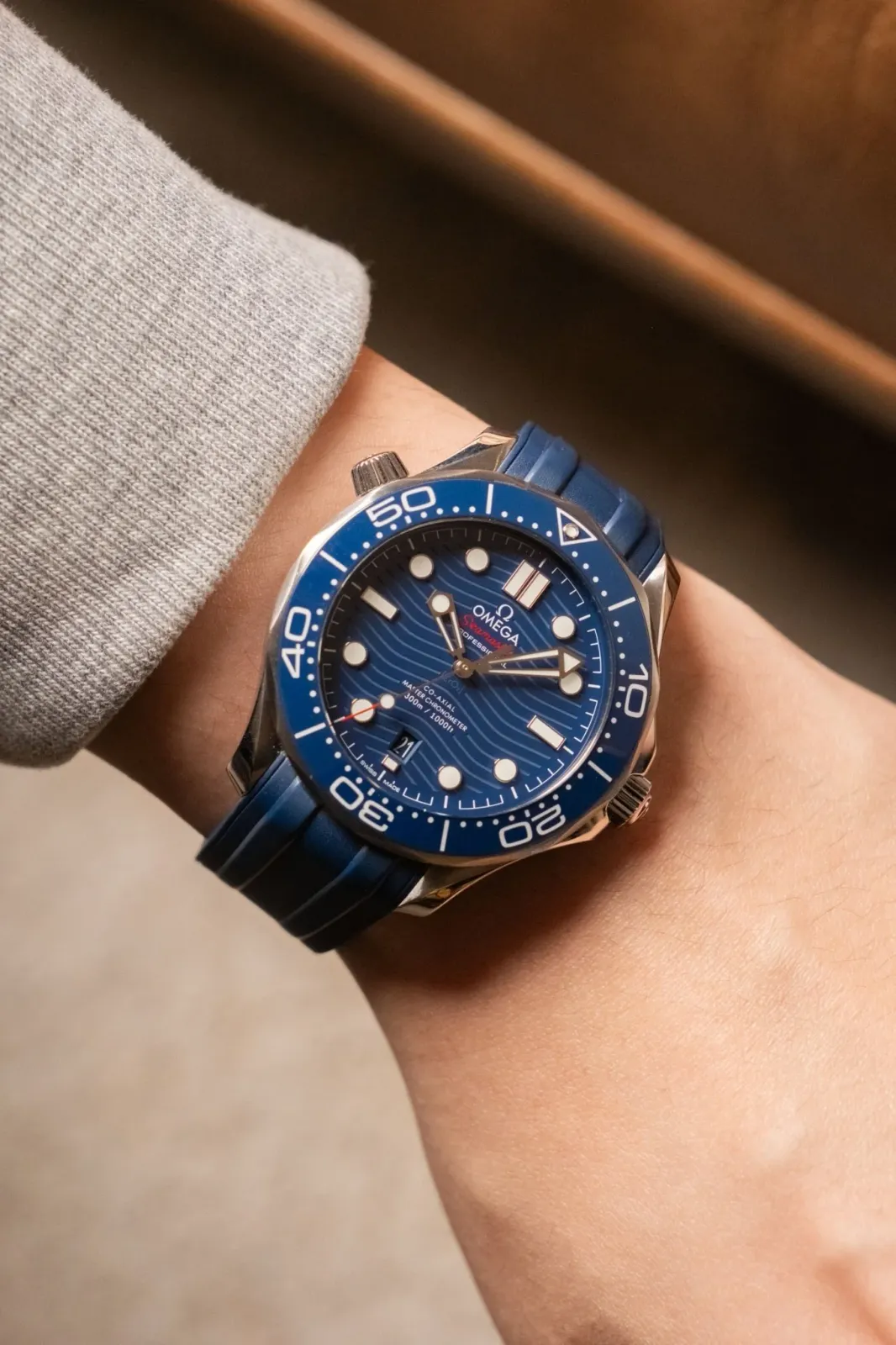 Omega Seamaster Diver 300M (2022) - Ref. 210.32.42.20.03.001 | Watch Scout - image 2