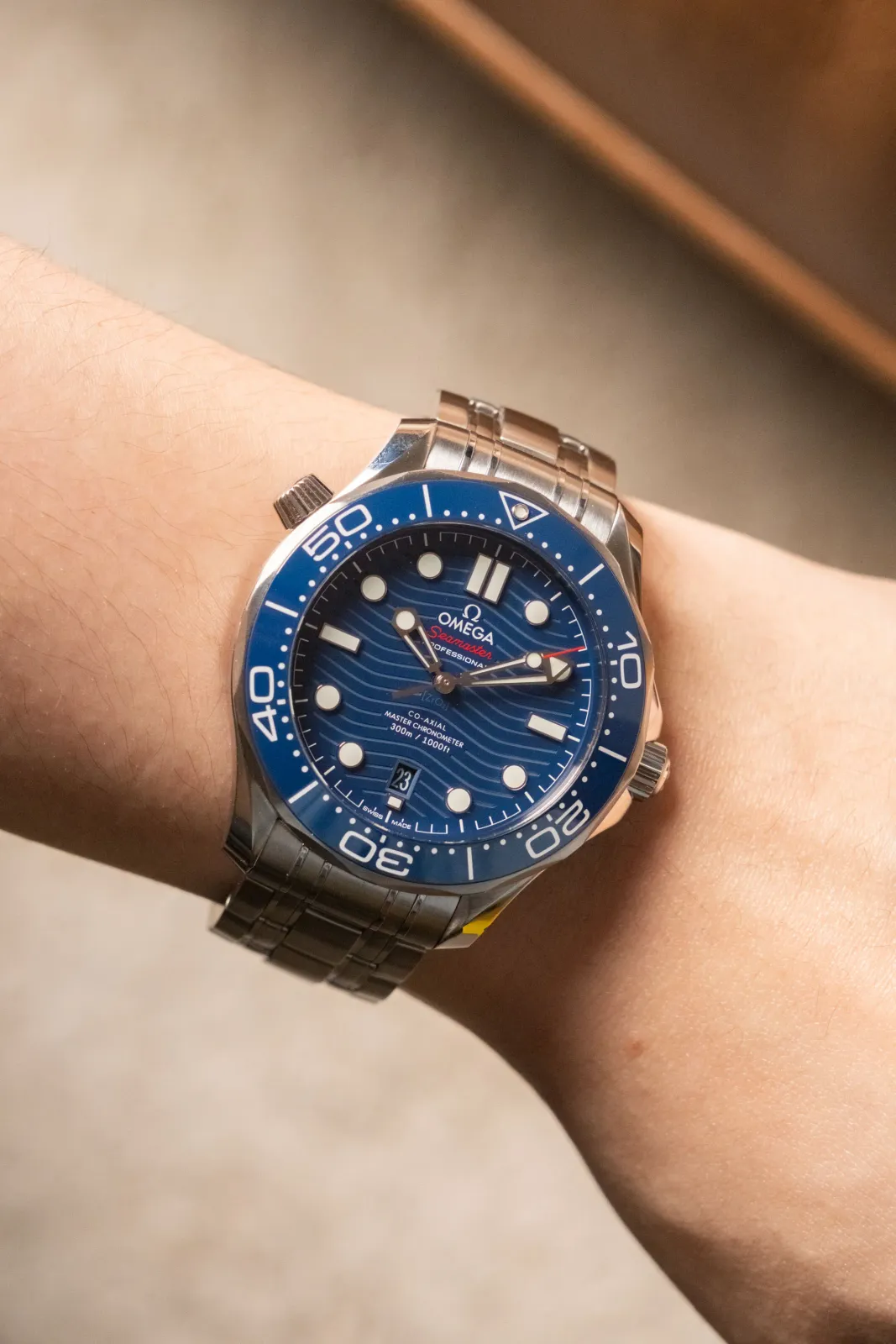Omega Seamaster Diver 300M (2024) - Ref. 210.30.42.20.03.001 | Watch Scout - image 2