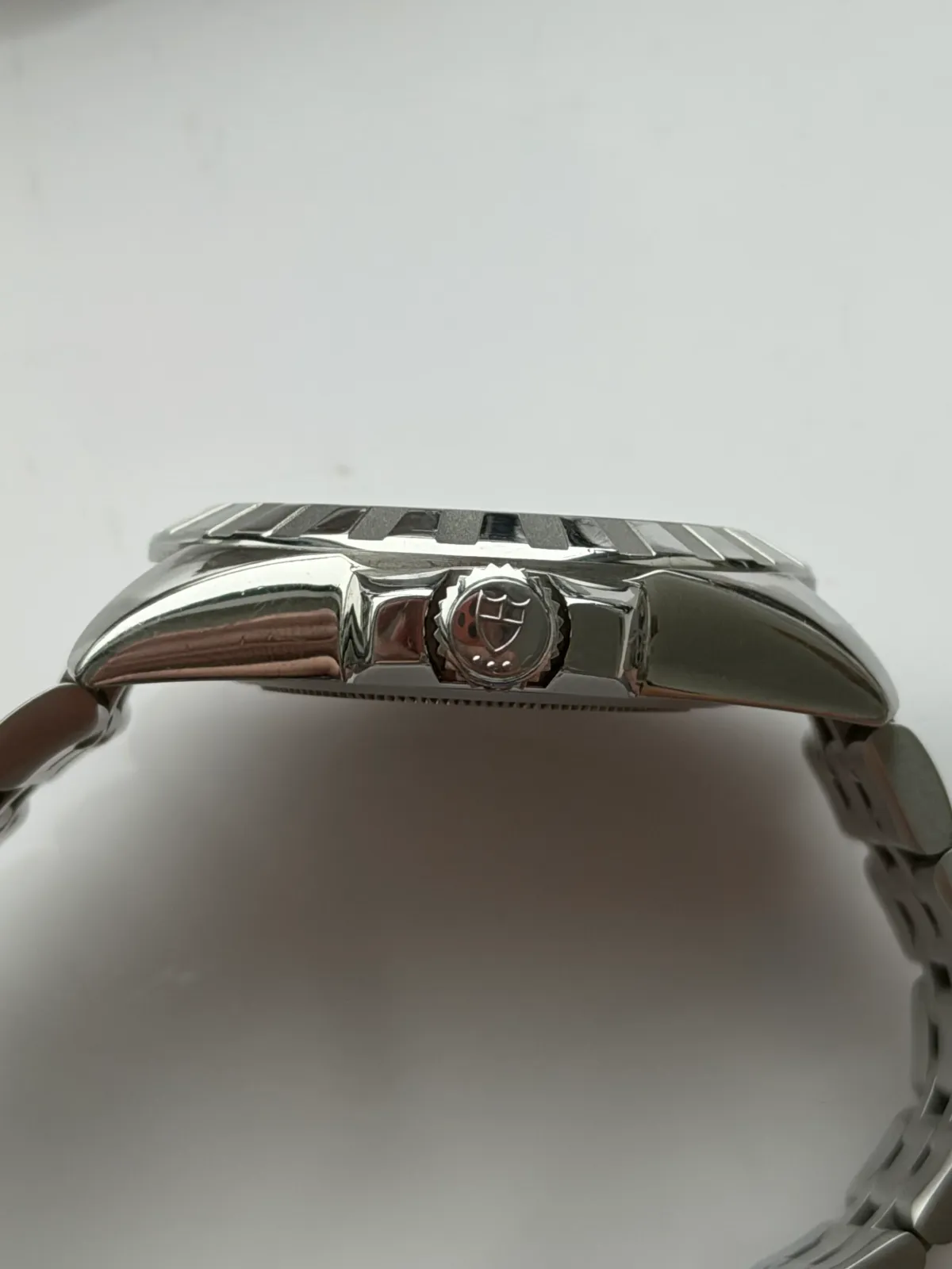Tudor Hydronaught 20010, photo 6 of 6