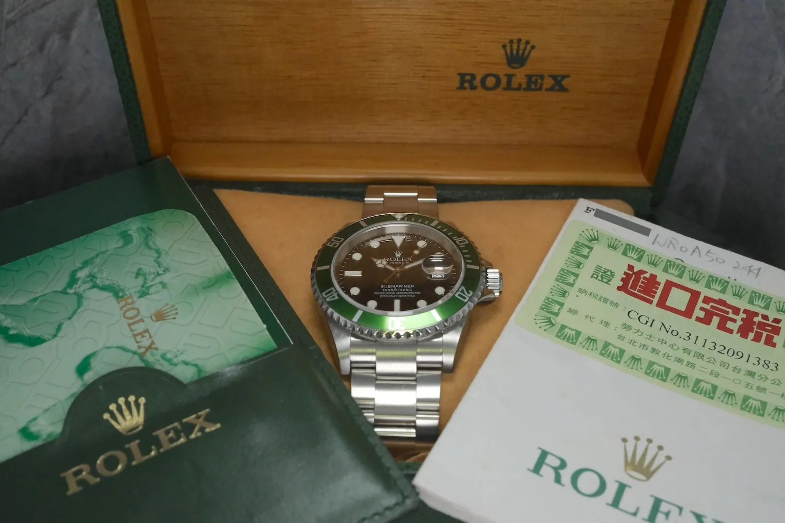 Rolex Submariner Date 16610LV, photo 12 of 12