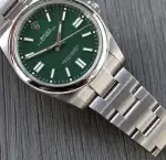 Rolex Oyster Perpetual (2023) - Ref. 124300 | Watch Scout thumbnail 11
