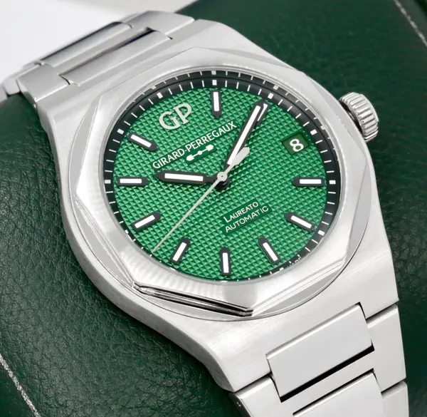 Girard Perregaux Laureato Ref. 81010-11-3153-1CM