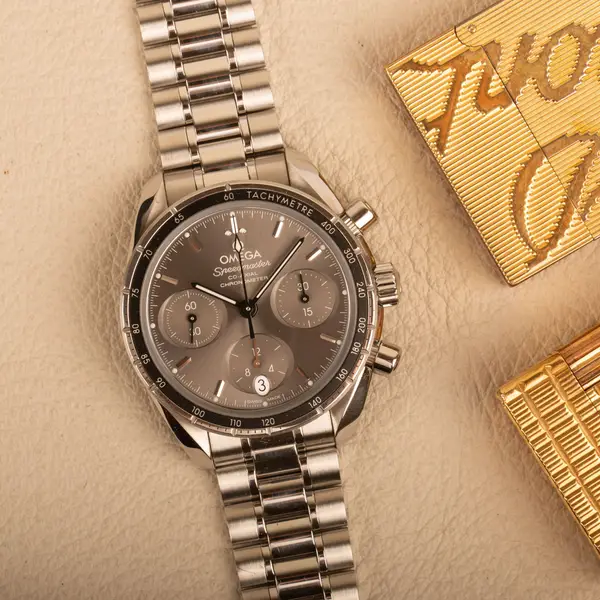 Omega Speedmaster 38 Ref. 324.30.38.50.06.001