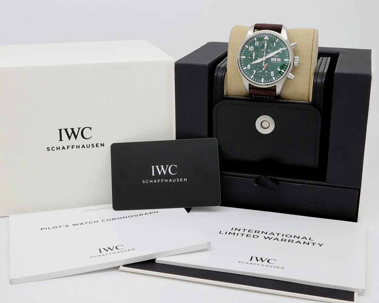 IWC Pilot IW378005 Price in Australia | $8k, 2024 Excellent - image 7