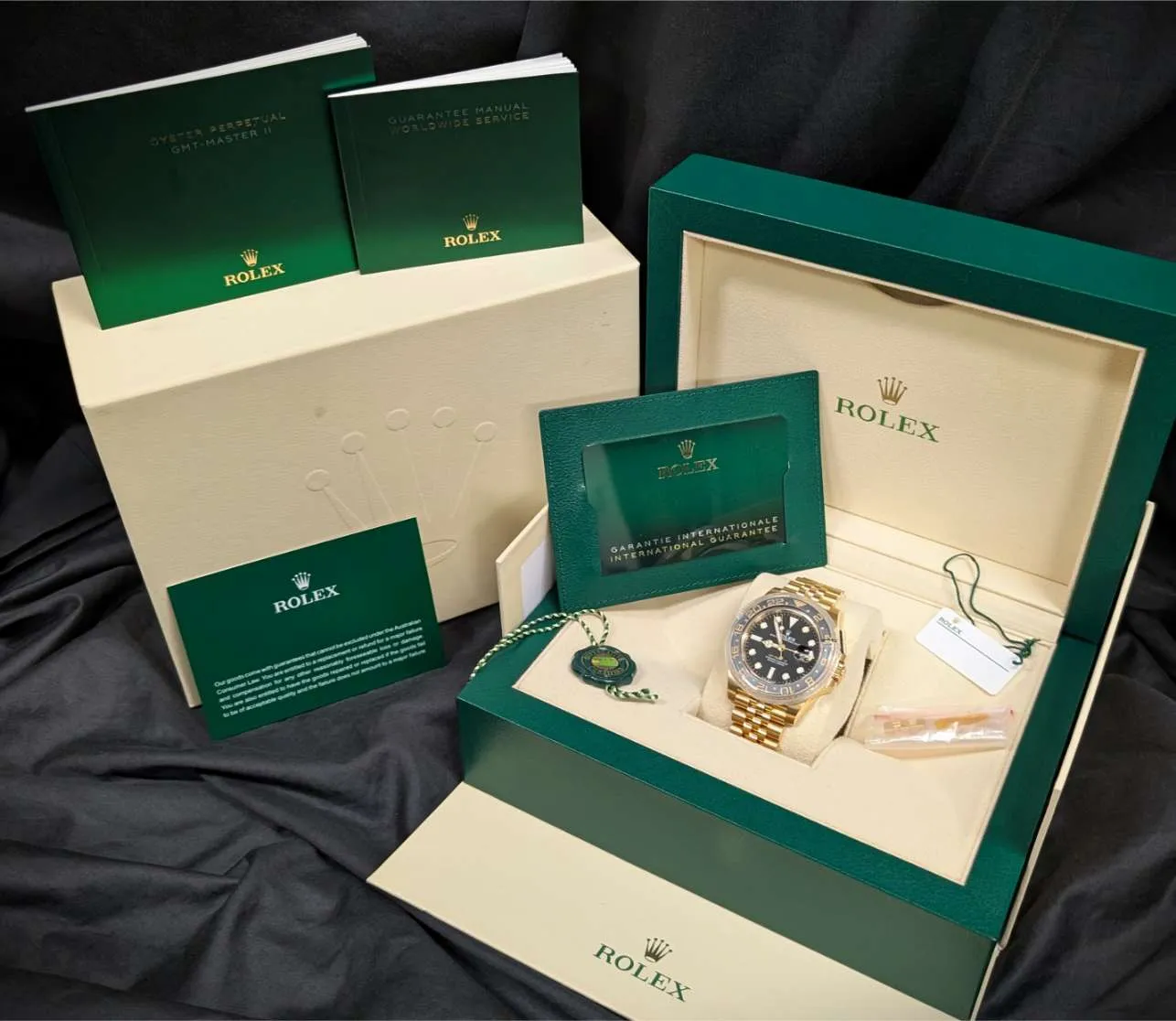 Rolex GMT-Master II (2023) - Ref. M126718GRNR-0001 | Watch Scout - image 2